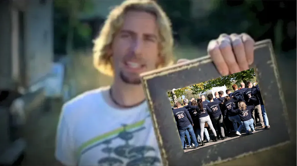 Look at this photograph